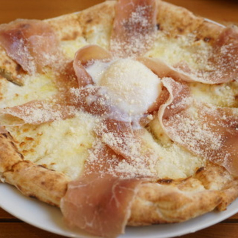 生ハムのビスマルク(ピッツァ ゴンゾー)