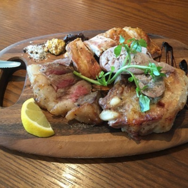 九州産お肉の盛り合わせ(ペルアデッソ九州 KITTE博多店)