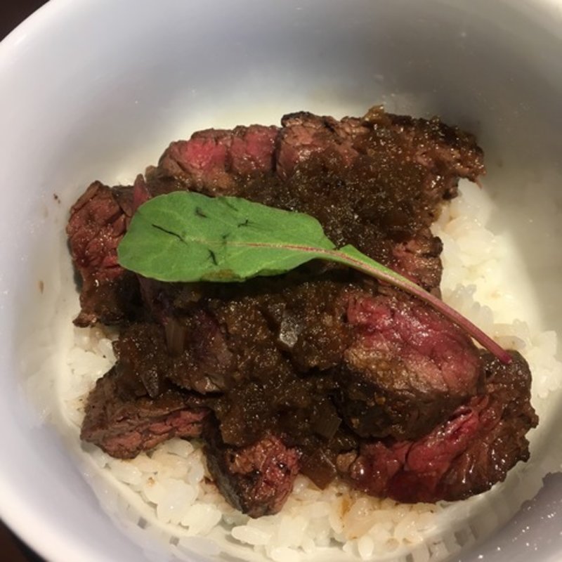ハラミステーキ丼(はこざきランプ)