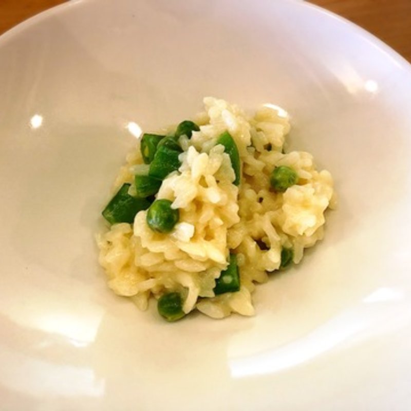 エンドウ豆とスナップエンドウのチーズリゾット(5+ （チンクエピュー）)