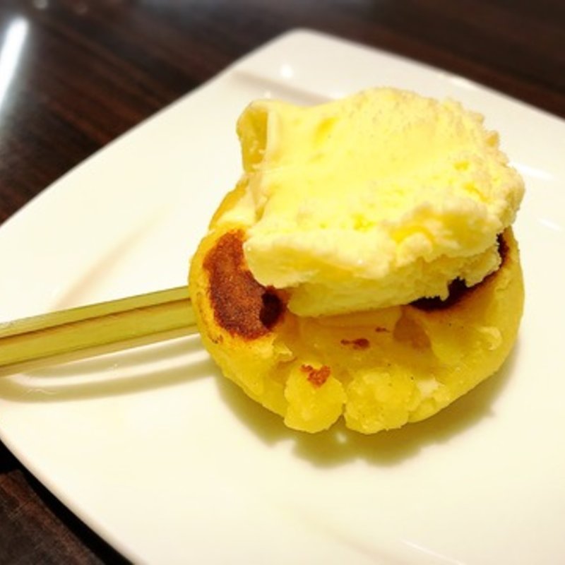 スイートポテトアイスクリーム乗せ(千里の菫)