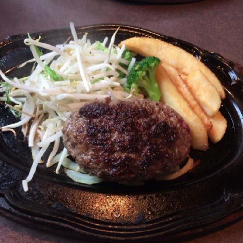 黒毛和牛荒びきハンバーグステーキランチ(ハローキッド)
