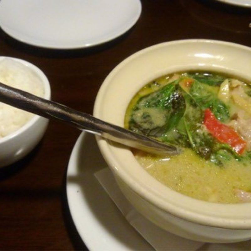 鶏肉のグリーンカレー ＋ ライス(スコンター名駅店)