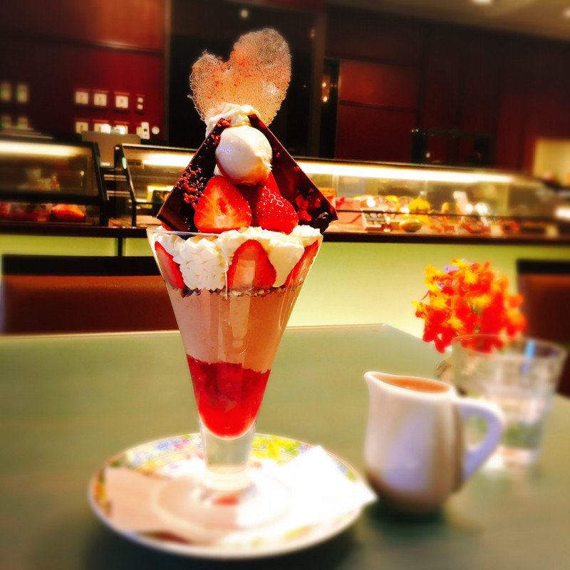 パフェ　パレドオール　春のいちご(ショコラティエ パレ ド オール 東京)
