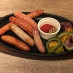 あぐーと琉美豚のソーセージ盛り合わせ(沖縄とんかつ食堂 しまぶた屋 久茂地店)