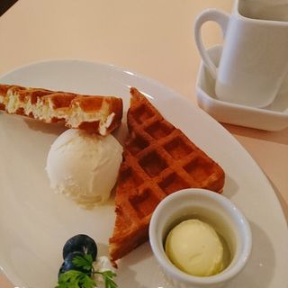 朝の≪ワッフル≫セット(fruit cafe Saita! Saita!)