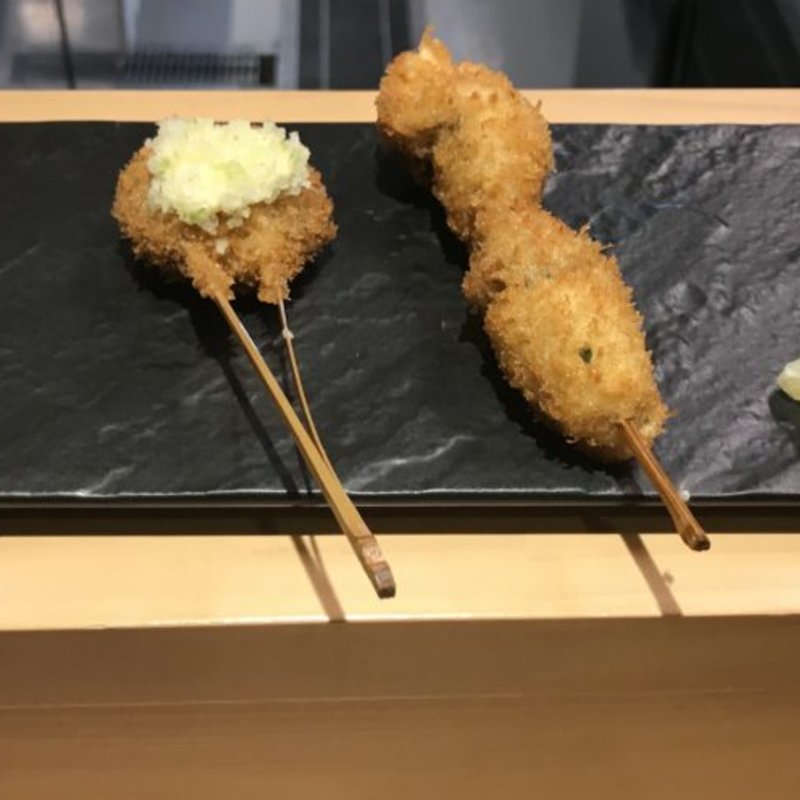 【しいたけエビミンチ】【牡蠣】(串カツ　くしくし)