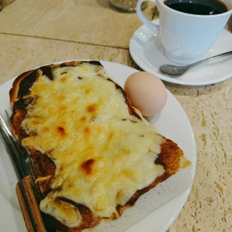 デミグラチーズトースト(カフェ・ドゥ・アンサンブル)