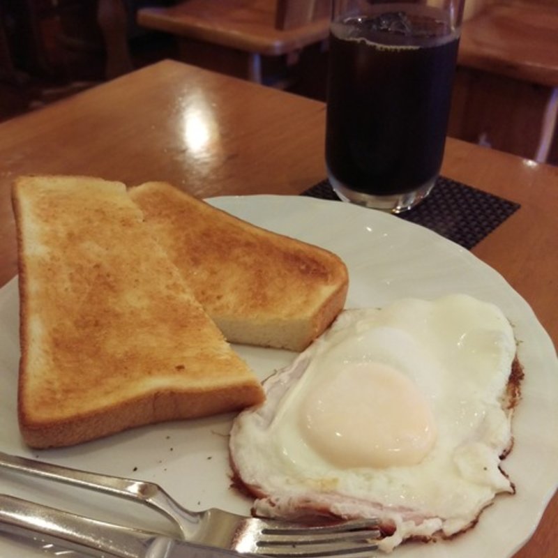 C ハムエッグ+トースト(珈琲館 潤)