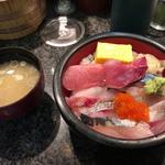海鮮丼(回転寿司 魚浜)