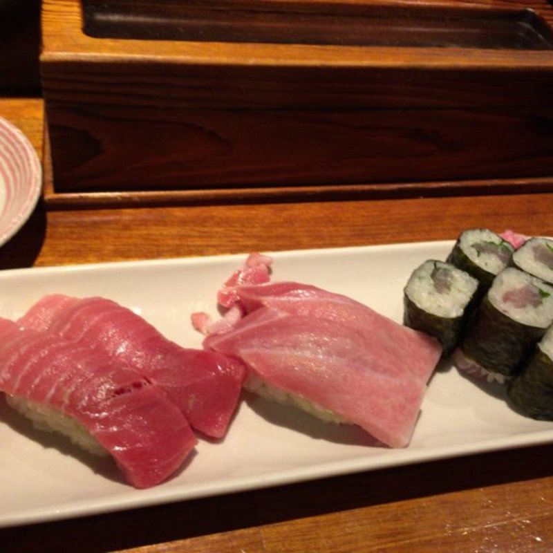 まぐろ寿司セット(ひとし 本店 )