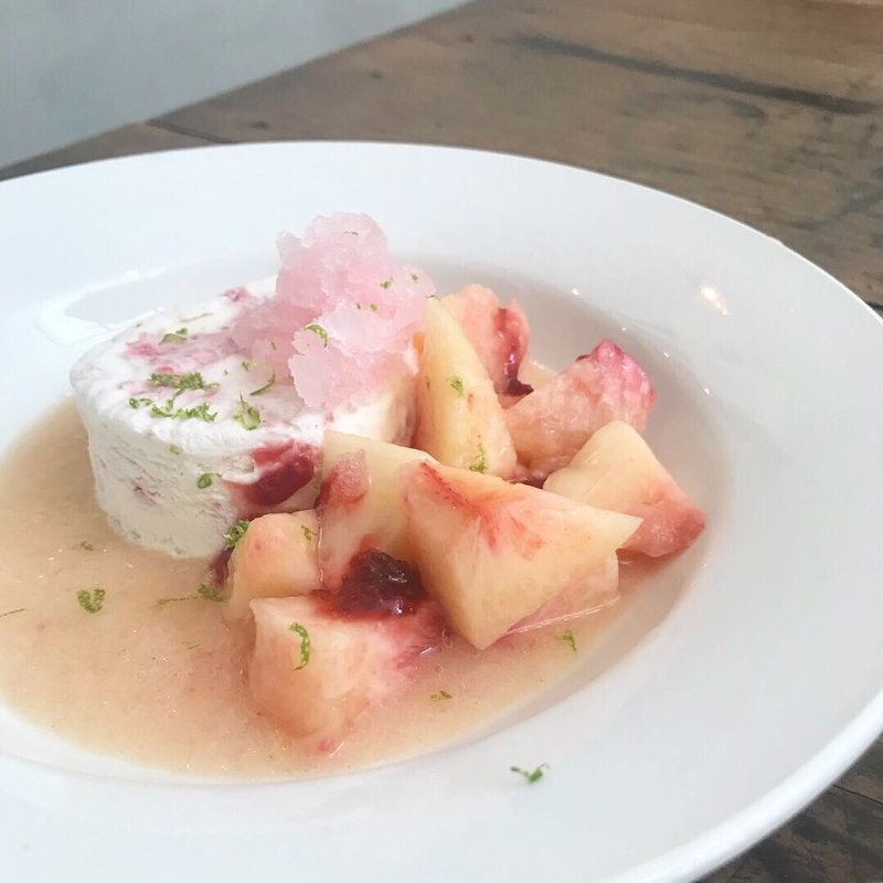 桃のパルフェ(LE PRIEURÉ)