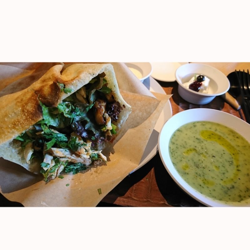 ピリピリチキンのサンド(フィルクトゥミエール)