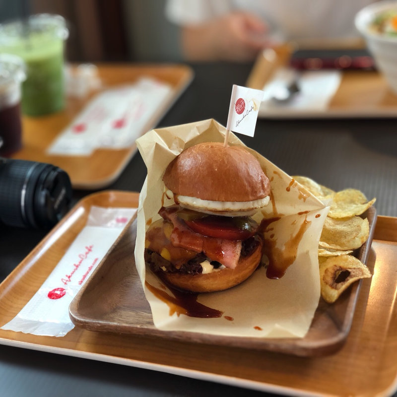 握手特製 プレミアム HIROSHIMAバーガー（ナマチ付き）(akushu cafe)