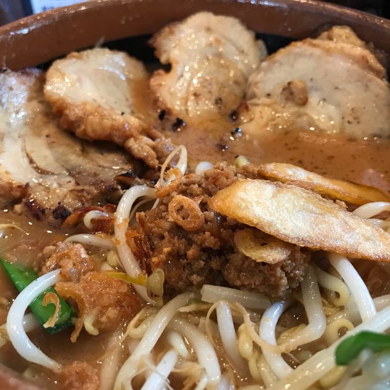 北海道味噌チャーシューメン 半麺 (麺場 彰膳 春日本店)