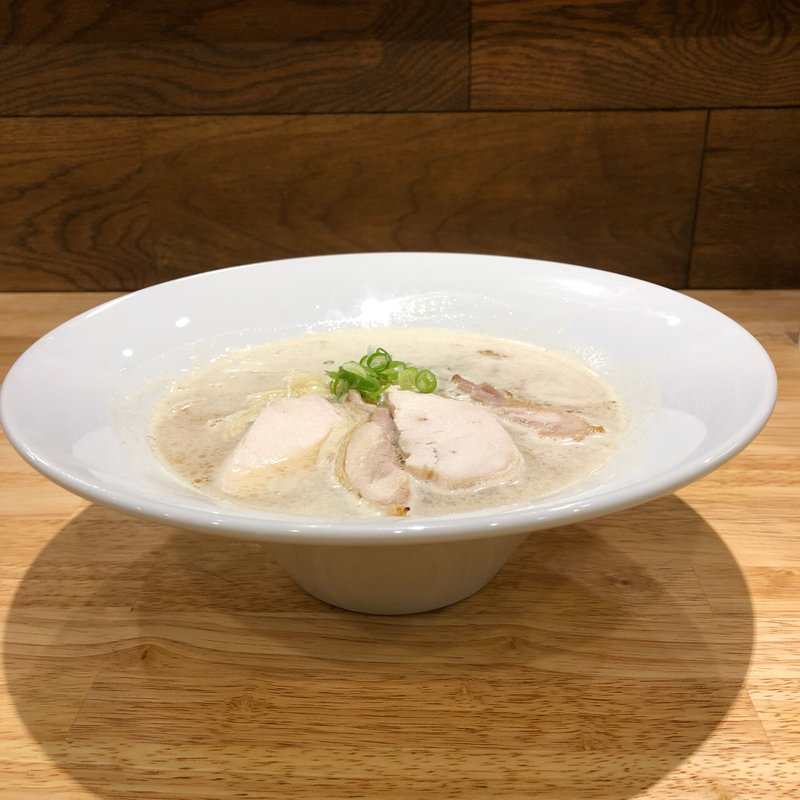 鶏白湯と出しのらーめん(くぼた製麺処)