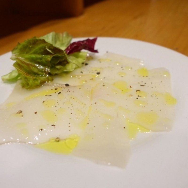 ヤリイカのカルパッチョ(居酒屋うまうまディマーレ 黒川)