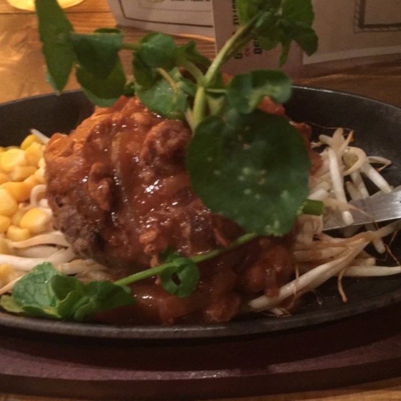 手ごねハンバーグ（デミグラスソース）(BLISS DINING)