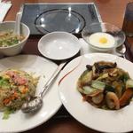 ハーフ麺＆ハーフ蟹チャーハン（五目焼きそば）(中華旬彩料理・火鍋 聚)