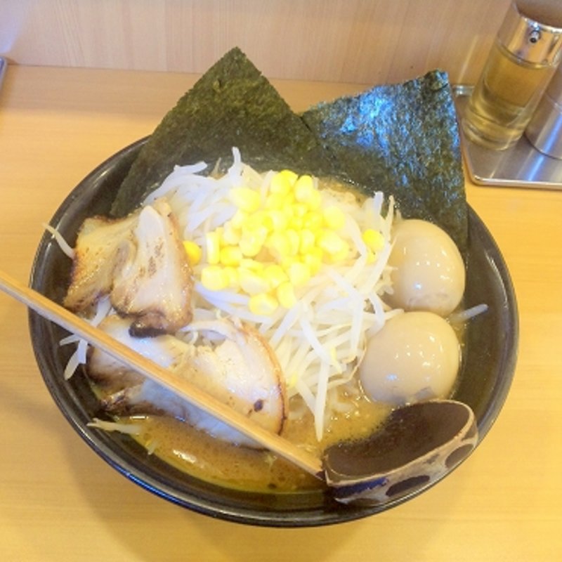 虎のみそらーめん　味玉　もやし(味噌らーめん 虎のみそ)