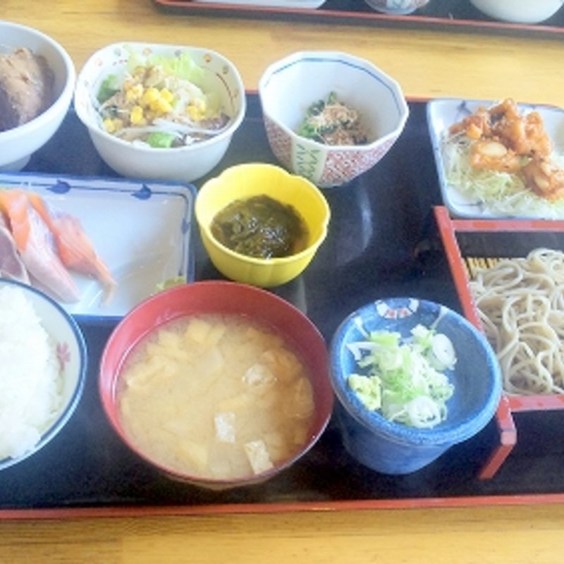 日替り　大サービス定食(めん房 朝日屋)