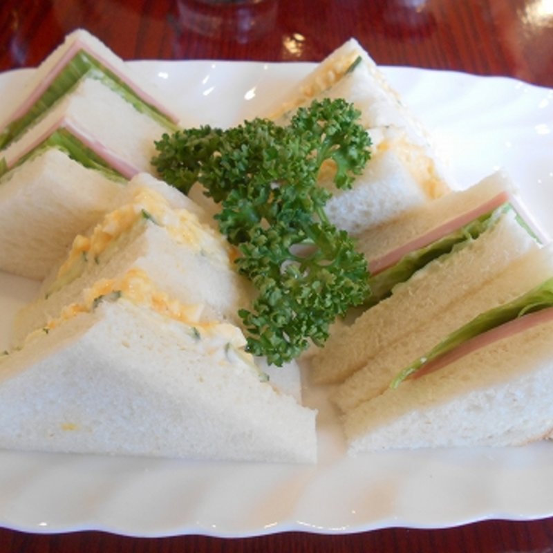 玉子サンドとハムサンド(COFFEE HOUSE 異邦人)