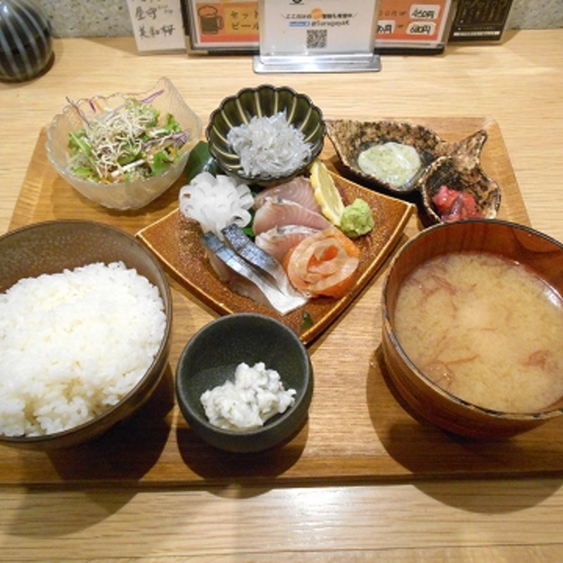 刺身＋塩辛定食　刺身増量(駿河屋賀兵衛 川崎アゼリア店)