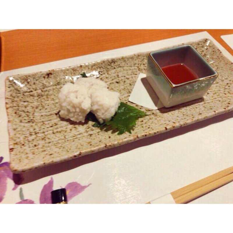 鱧の湯引き(創作割烹 新地のやすらぎ)