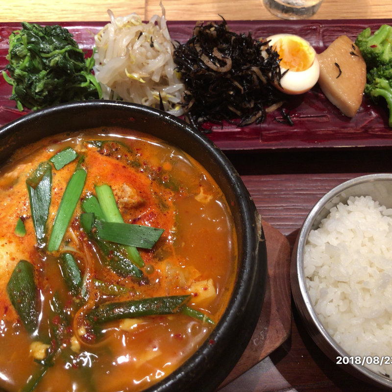 特撰チゲ定食(KOREAN 水刺間)