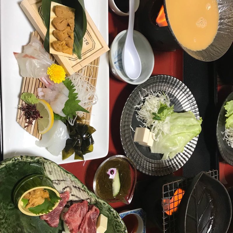 淡路牛ウニ焼きと赤うにしゃぶコース(松葉寿司)