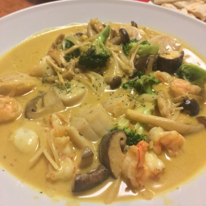 タイ国風シーフードカレーシチュー(炭味家)