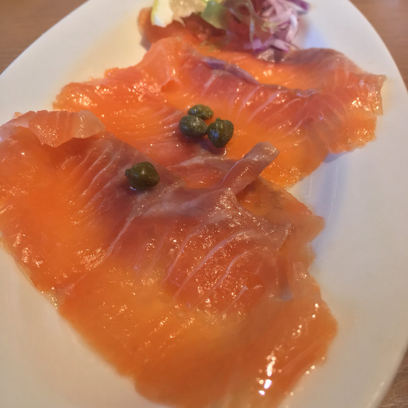 サーモンのカルパッチョ(babel bayside kitchen)