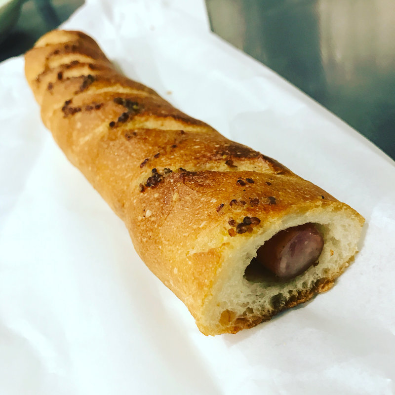 超ロングウインナー1/2(ポンパドウル 北千住マルイ店)