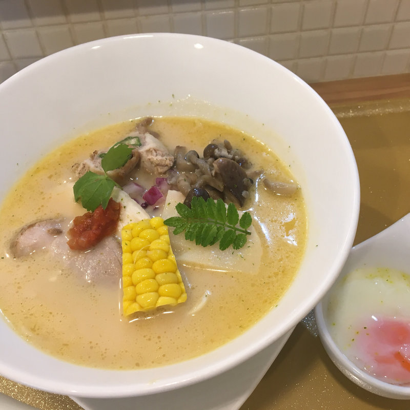 温玉入り 山鶏そば(麺や徳川吉成)
