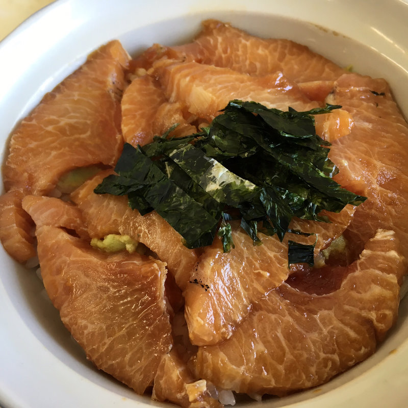 カマトロ丼(まるよし食堂)