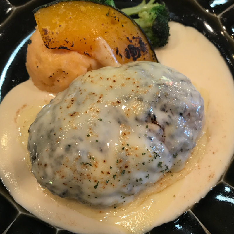 ハンバーグクリームチーズソース(ウーズバーグ （Woo's Burg）)