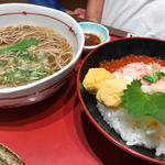 北海三色丼と麺(サガミ 守山店 （さがみ）)