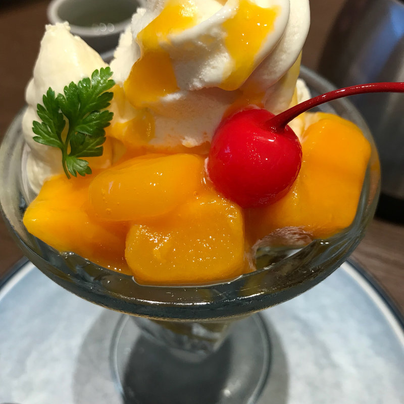 たっぷりマンゴーとマスカルポーネチーズのマンゴーパフェ(サガミ 守山店 （さがみ）)