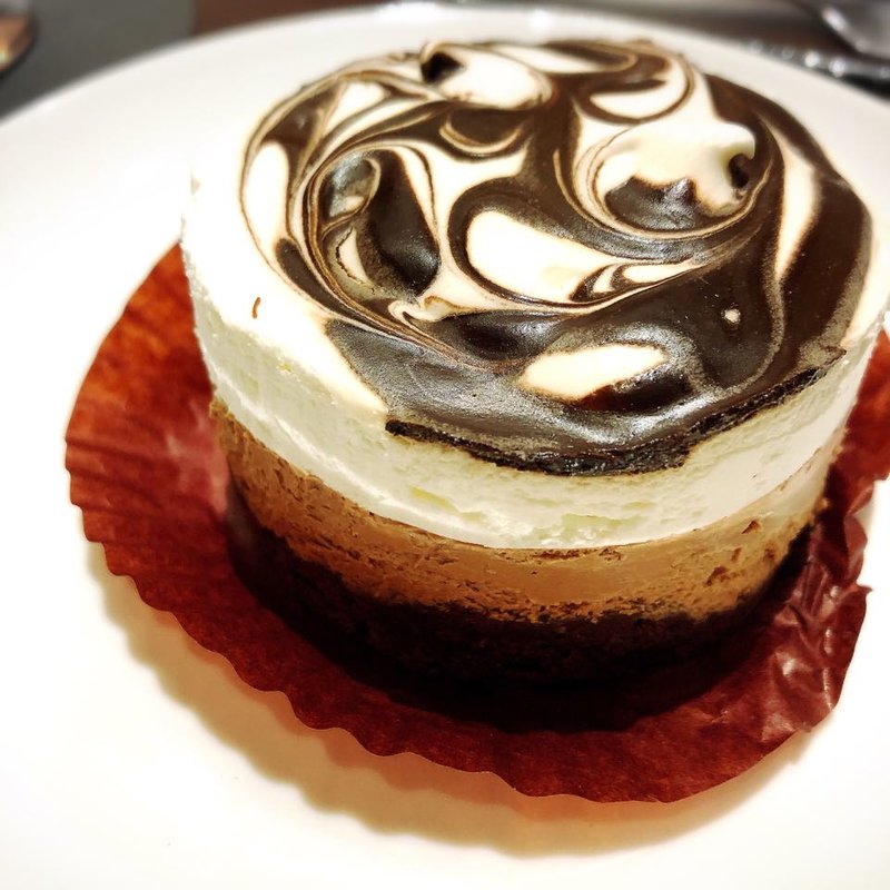 マーブルチョコケーキ(スターバックス リザーブ®︎ ストア 銀座マロニエ通り)