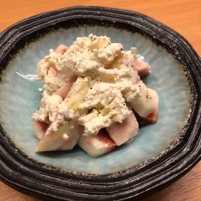 季節フルーツの白和え(やきとり鳥源)