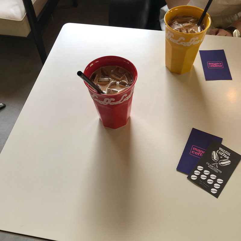 (マヌコーヒー ロースターズ クジラ店)