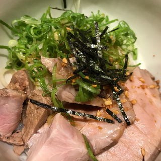 煮豚丼(SOBA HOUSE 金色不如帰 新宿御苑本店 （コンジキホトトギス）)