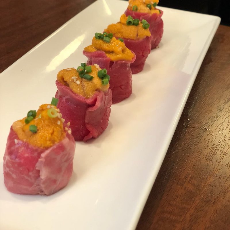 生うにの肉巻き(焼肉ブルズ亭 中野坂上店)