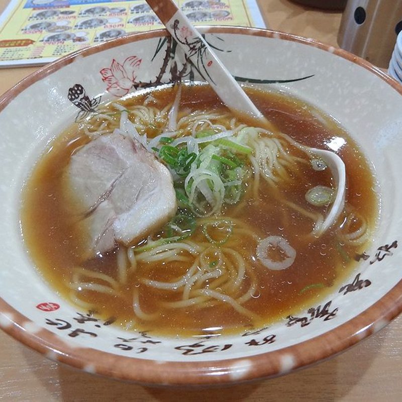 醤油ラーメン(十八番（オハコ）ラーメン 千鳥橋店)