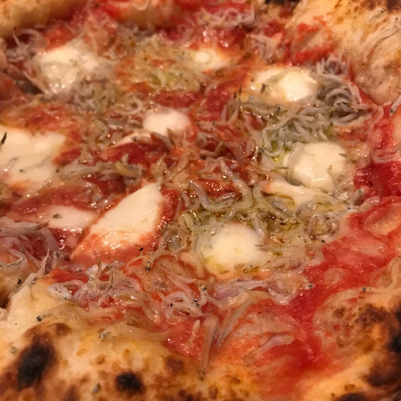 釜あげしらすとモッツァレラチーズのピッツア(quarto(クアルト)　石窯焼きピッツァとワインのお店)