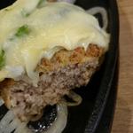 アボガドチーズの岩中豚ハンバーグ