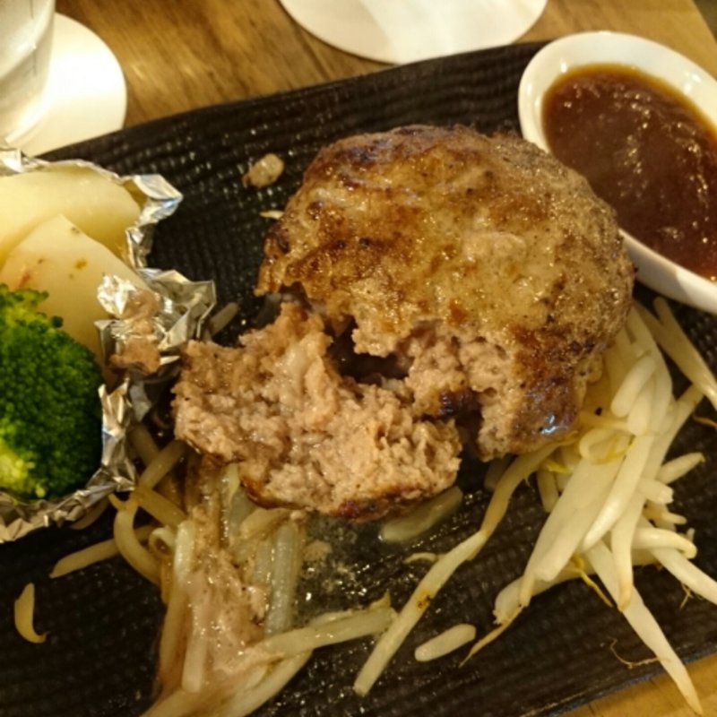 黒毛和牛のハンバーグ(CarneTribe 肉バル)