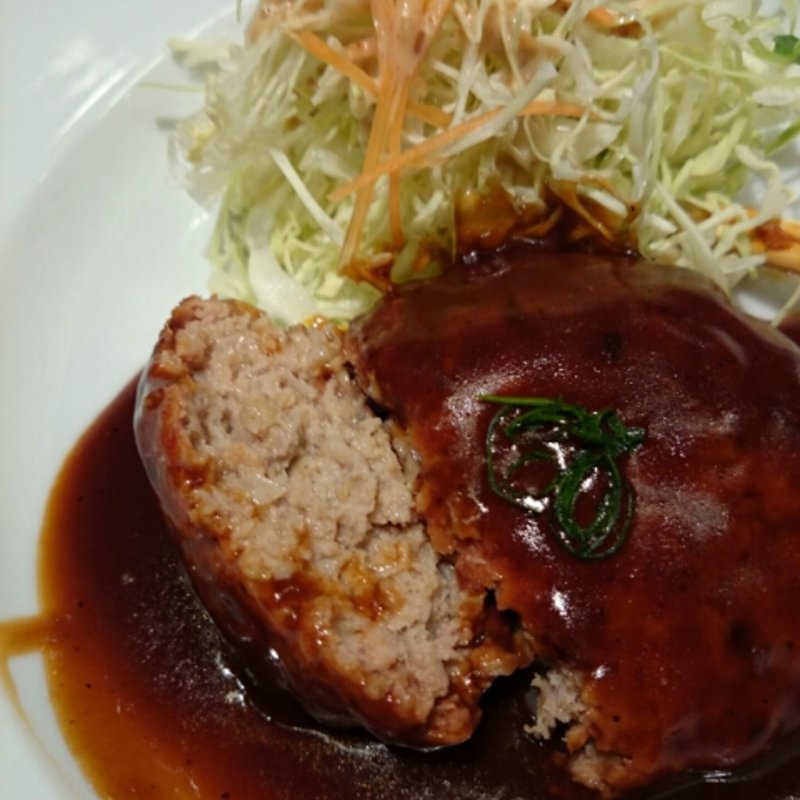 六四ハンバーグ(渋谷で真の山形牛を扱うお店 加藤牛肉店シブツウ)