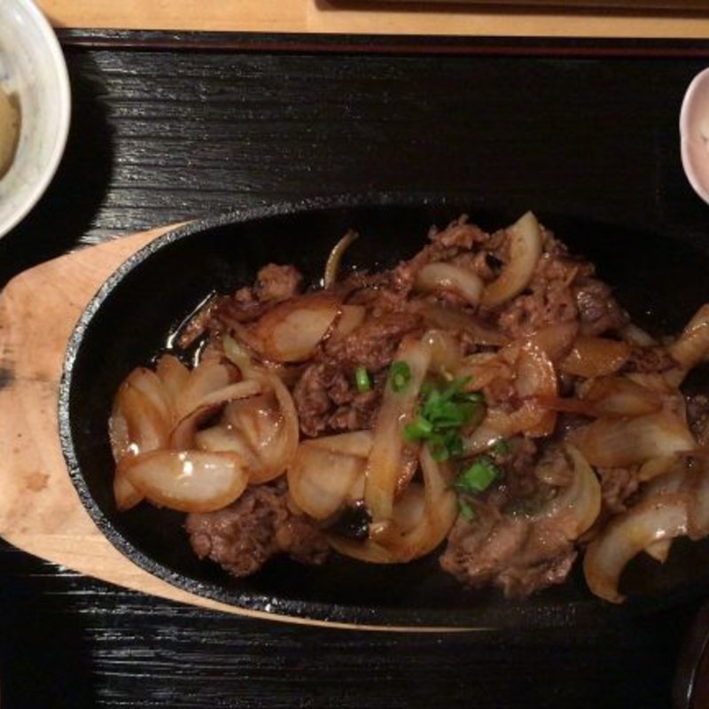 牛バラ焼き定食(富屋食堂)