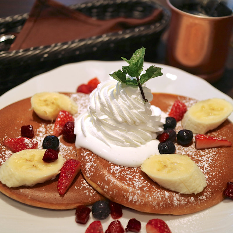 苺とフルーツのパンケーキセット(八王子珈琲店)